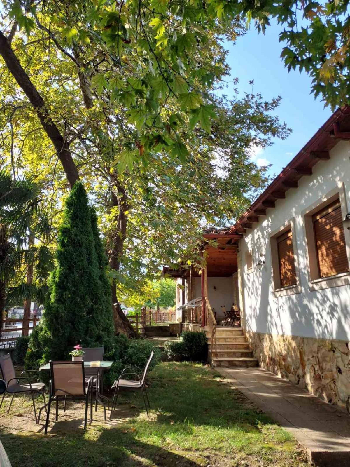 Guesthouse Platon Órma Екстериор снимка