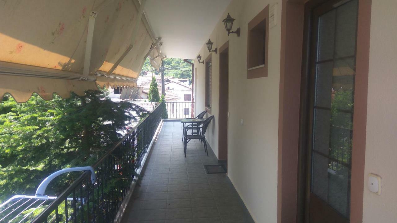 Guesthouse Platon Órma Екстериор снимка